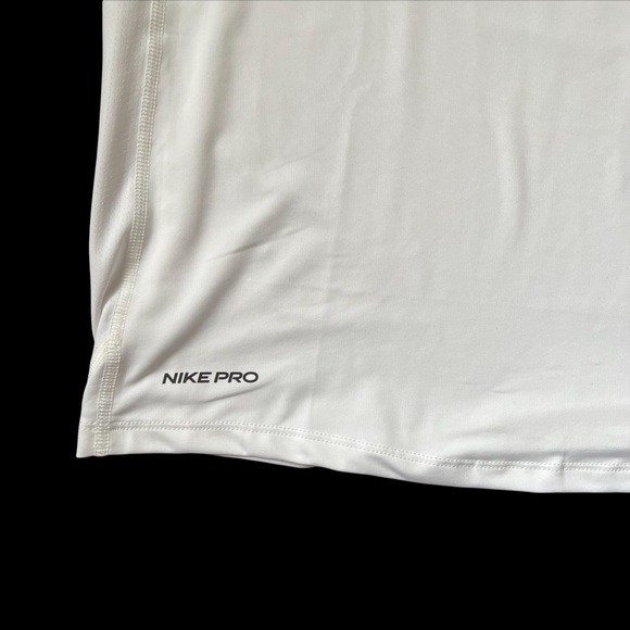 💥3 for $30💥 NWT Nike Dri Fit Workout Shirt - Picture 4 of 7